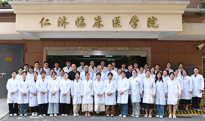 夏日送清凉 我校联合仁济医院慰...